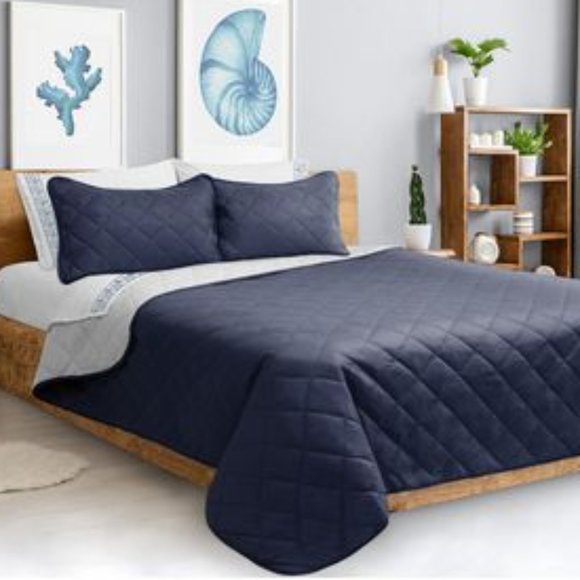 Safdie Bedding New 3 Piece Reversible Navy Blue Queen Quilt Set